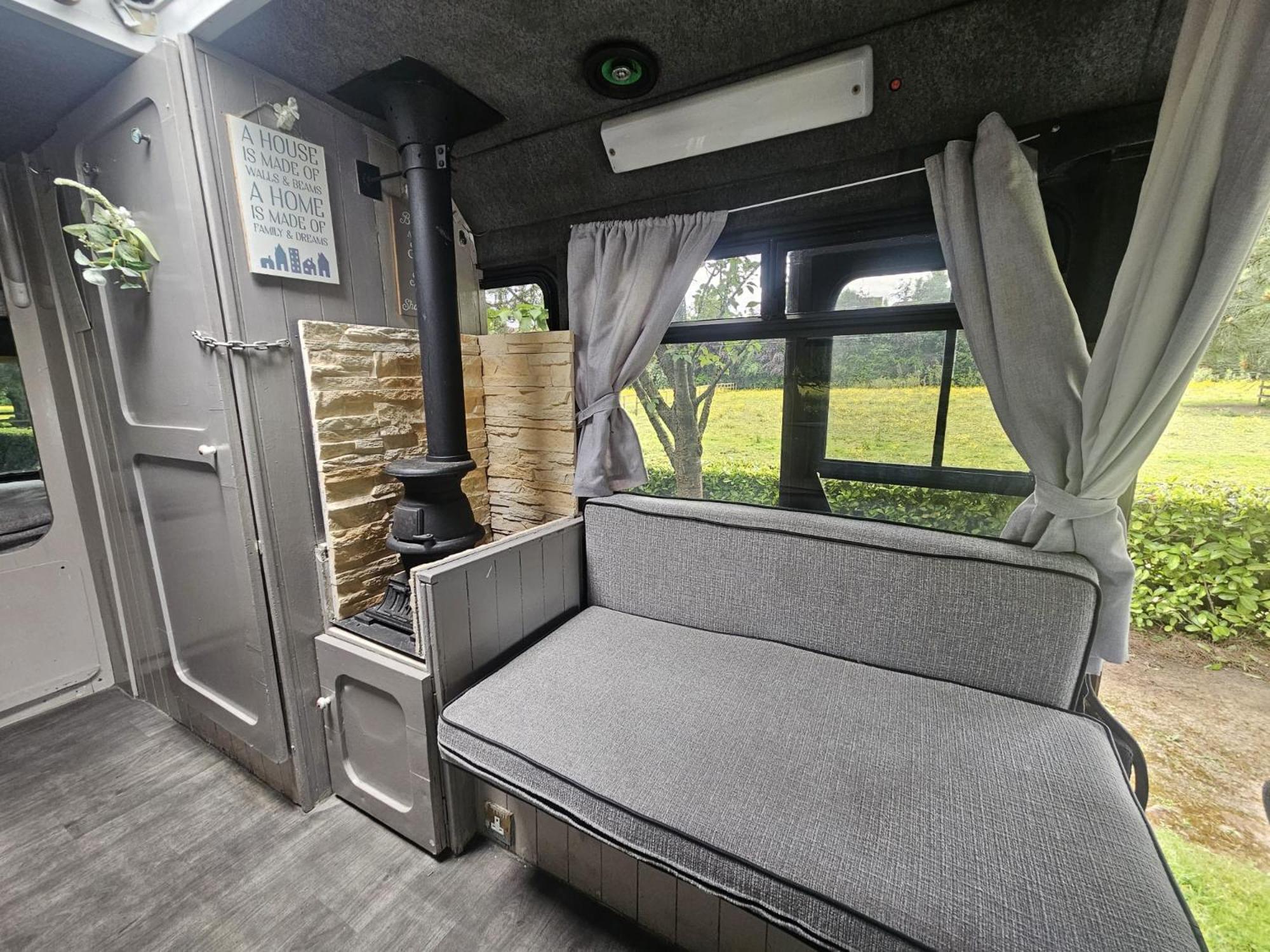 Retro Camper Hire Hotel Dublin Exterior photo