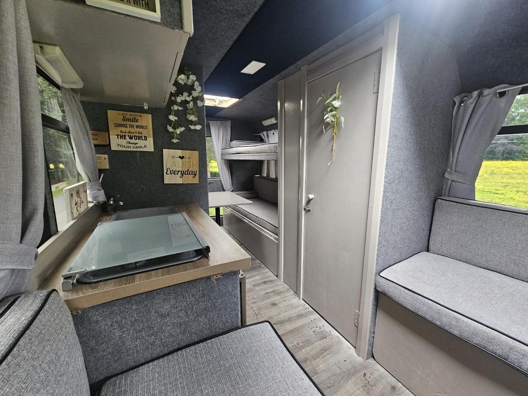 Retro Camper Hire Hotel Dublin Exterior photo